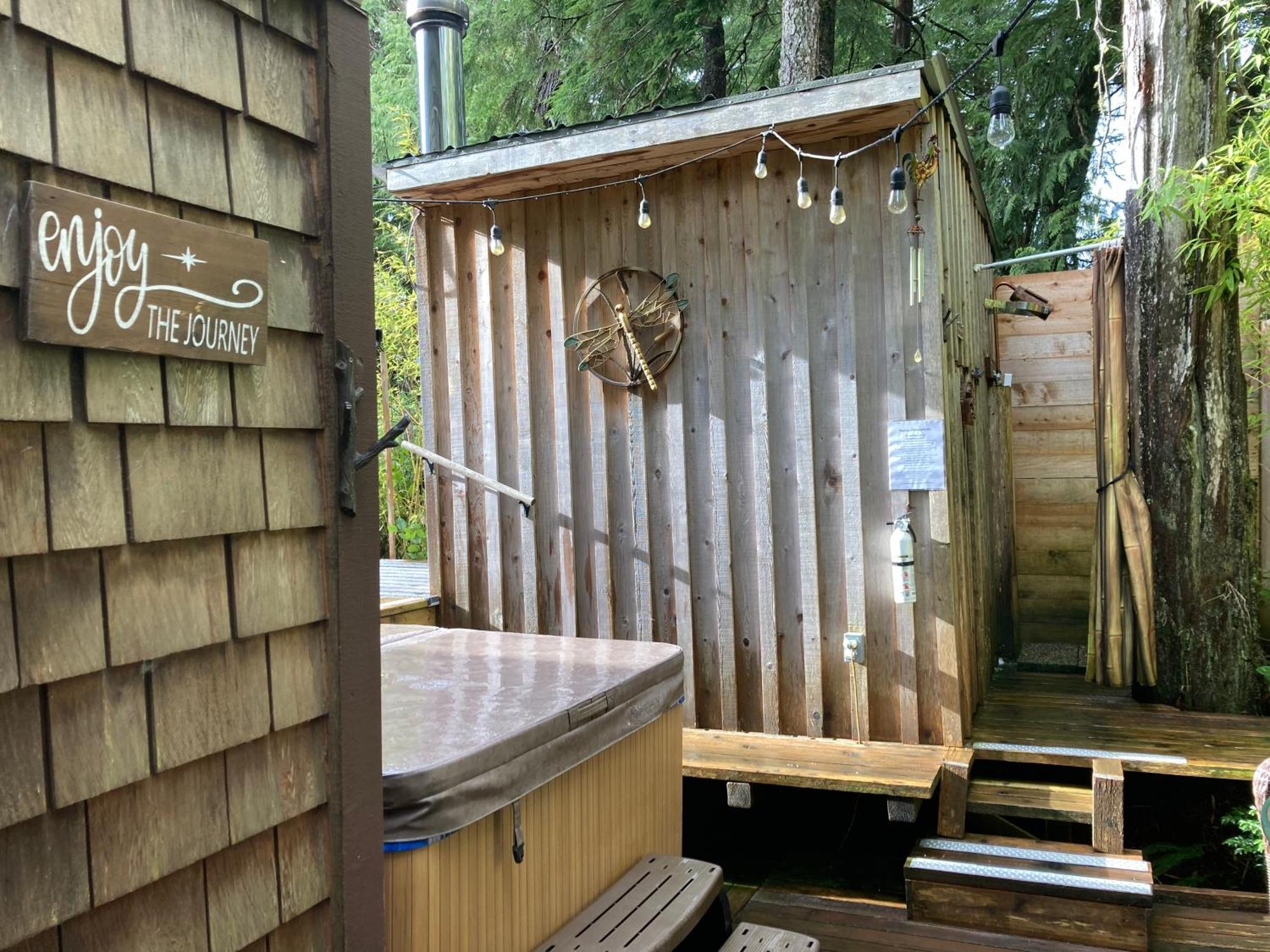 Forest Sweet Retreat Hot Tub & Wood Fired Sauna Ucluelet Exteriér fotografie